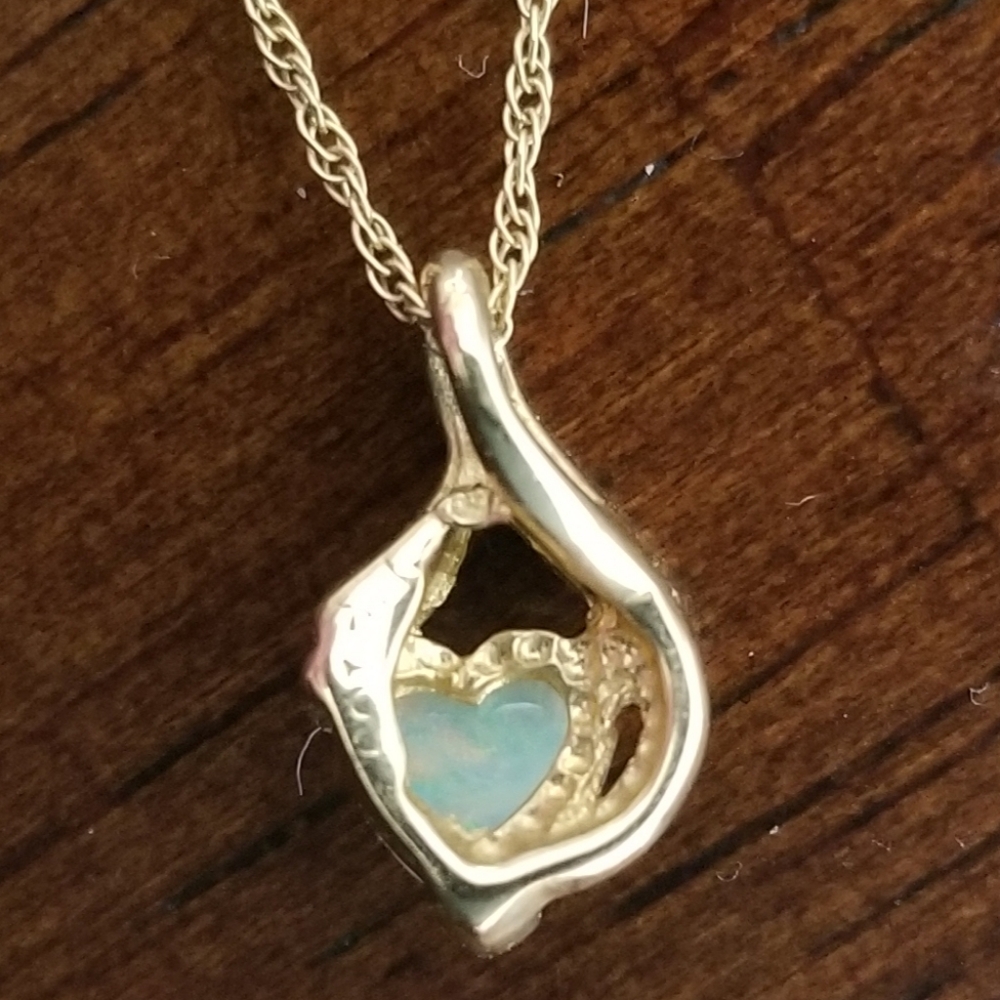 14K Gold Opal Heart Pendant Necklace - Picture 5 of 9